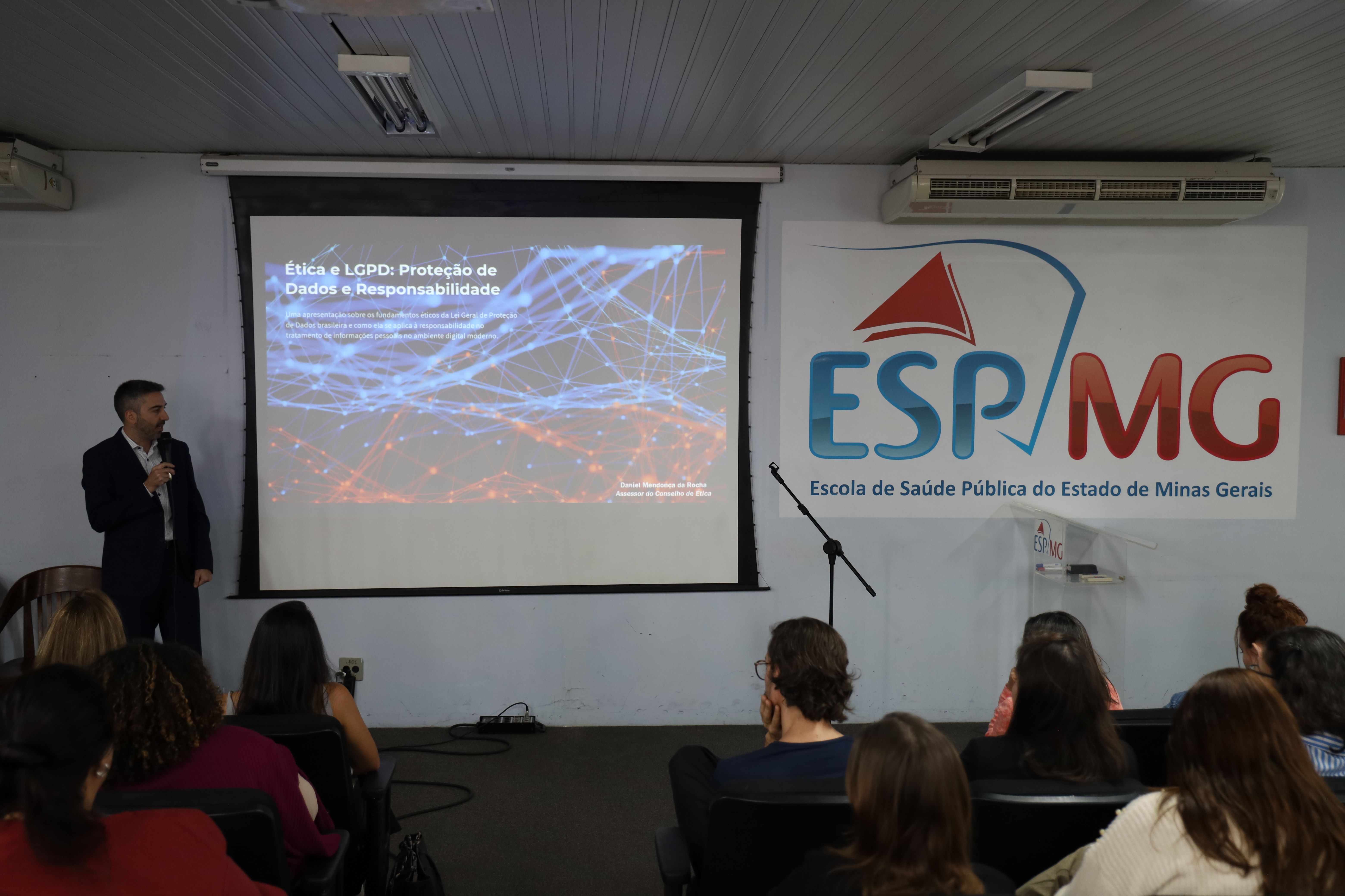 Secretaria Executiva do Conset participa de evento sobre LGPD na Escola de Saúde Pública
